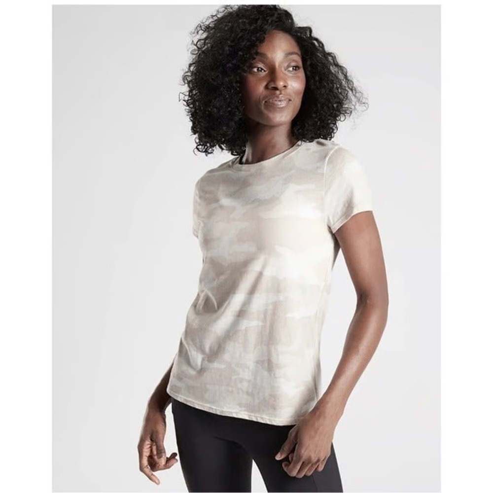 Athleta crewneck short sleeve camo t shirt